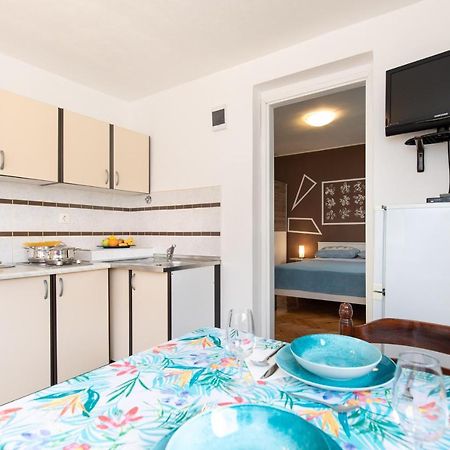Apartment Linda Врбник Екстер'єр фото