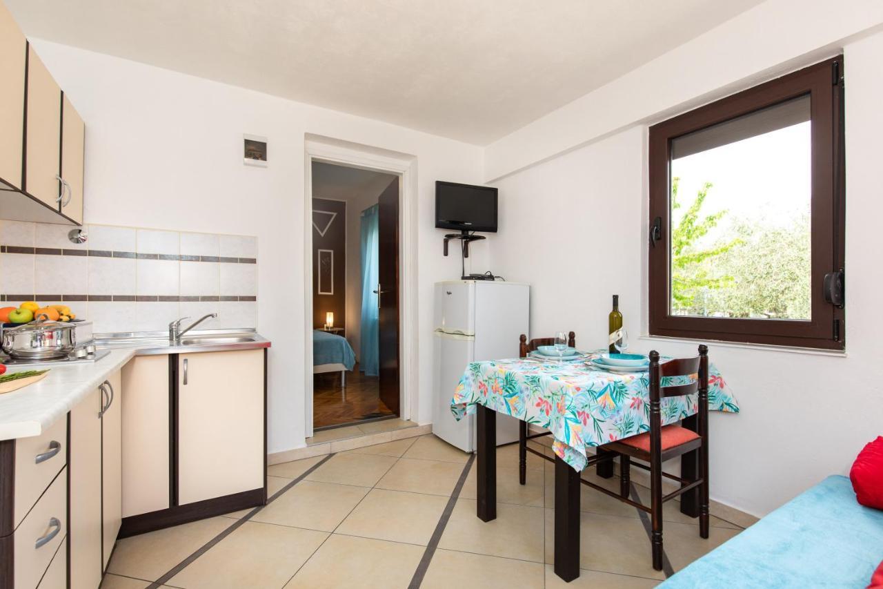 Apartment Linda Врбник Екстер'єр фото